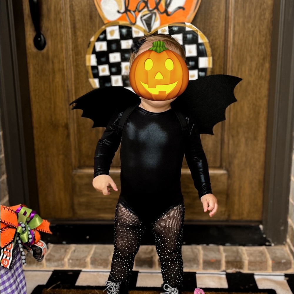🎃 Baby bat costume 🎃 size 12mo, only worn once!👻